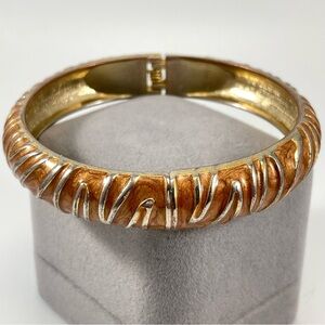 Trendy Unsigned Gold Tone Caramel Glitter Enamel Hinged Bangle Bracelet